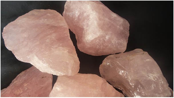 Ciottolo di quarzo rosa Madagascar 130gr 55mm, 16€